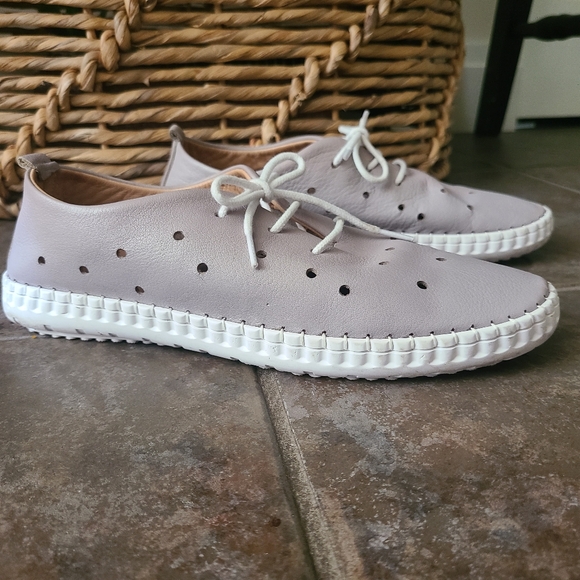 bueno Leather Sneaker Womens Size 38 Putty Color - Picture 8 of 10
